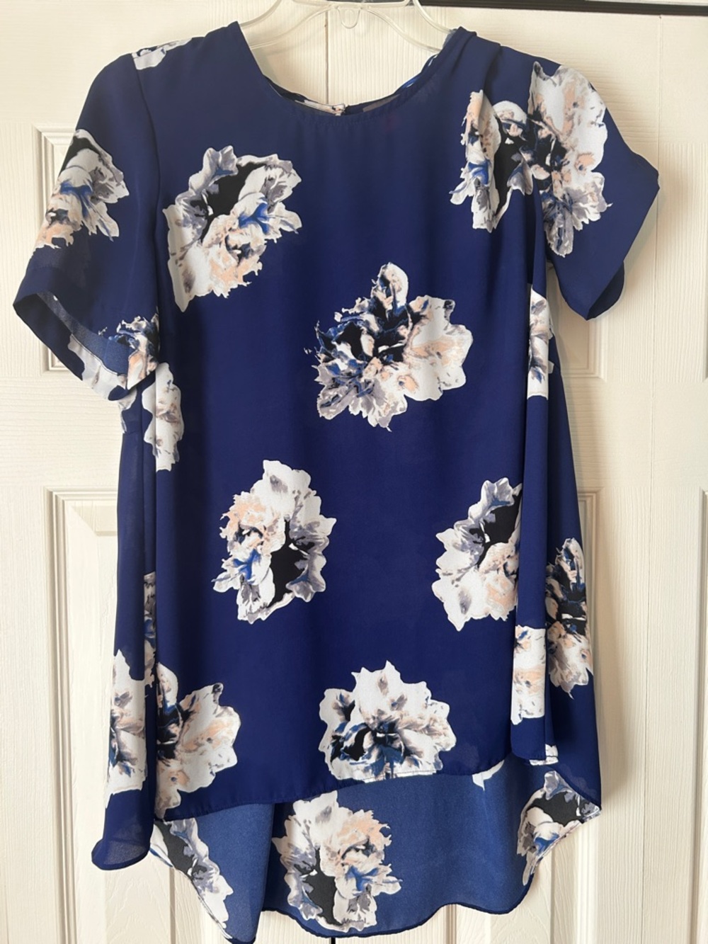 Vince Camuto Size S Navy Floral High-Low Tunic